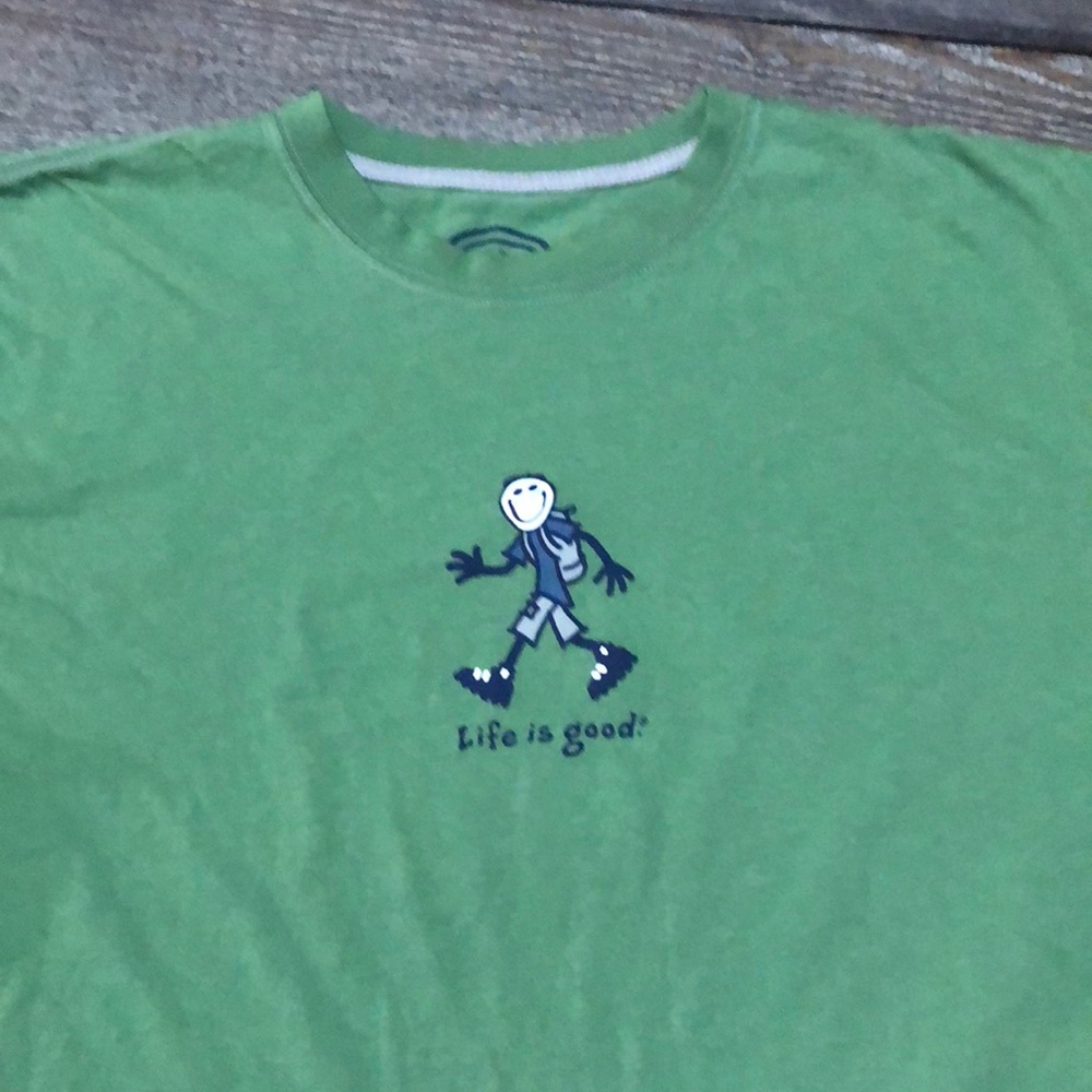 Men’s life is good t-shirt size med
